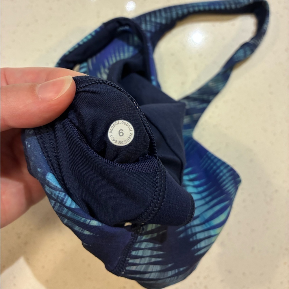 Lululemon Wunder Train Bra *Medium Support in Shapeshifter Flux Blue Multi Sz 6 - Picture 8 of 8